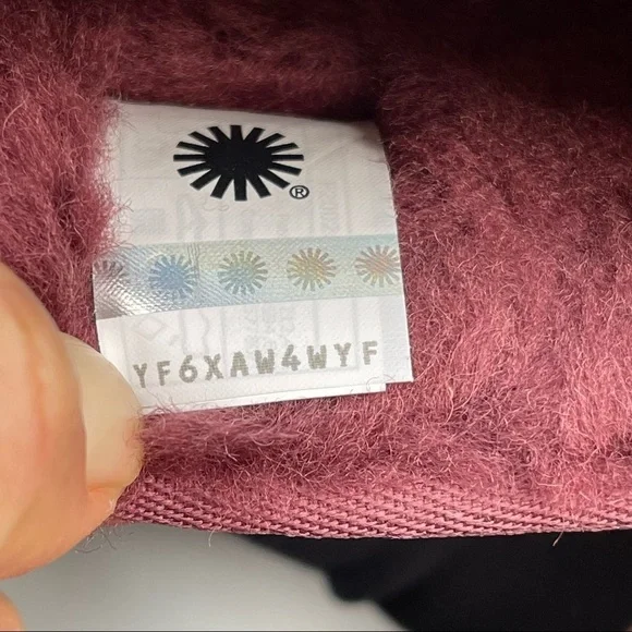 Ugg Wild Grape Classic Zodiac Short Suede Boots Women’s Size 6 Cozy Warm Classic - Picture 12 of 14